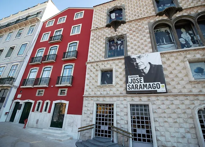 Riverside Alfama Otel 3*